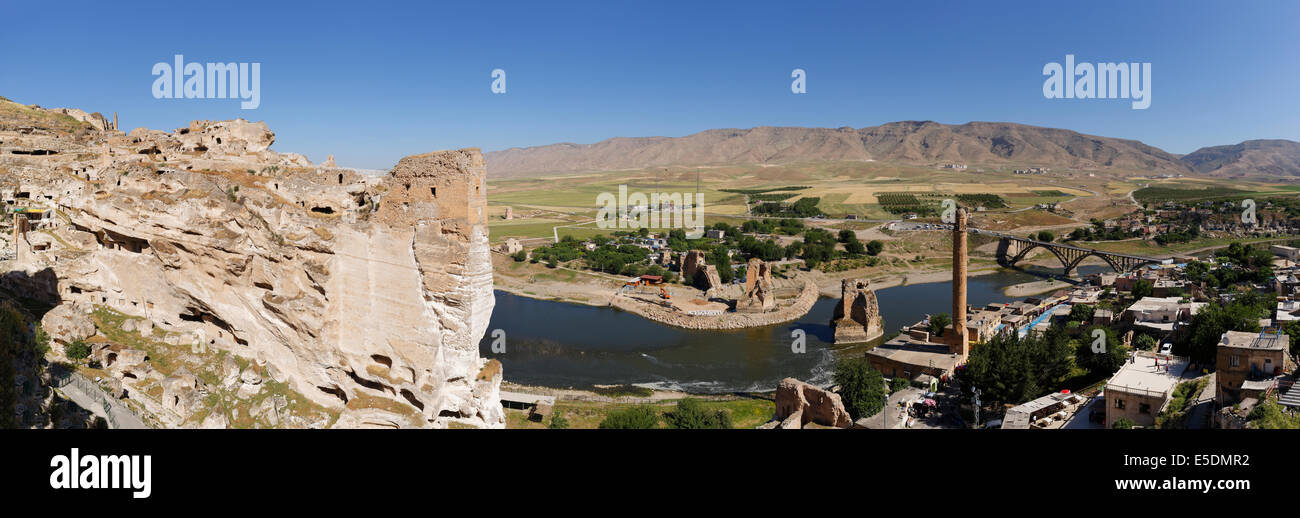 Anatolia Rivers Turkey, Anatolia, Hasankeyf, River Tigris and townscape Stock Photo - Alamy