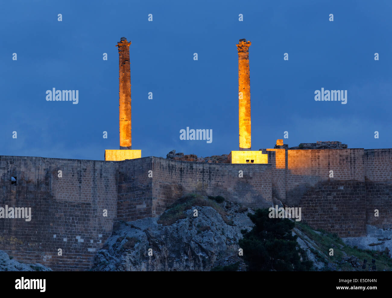 Turkey, Anatolia, Sanliurfa, Urfa Kalesi, ancient columns in the citadel of Urfa Stock Photo