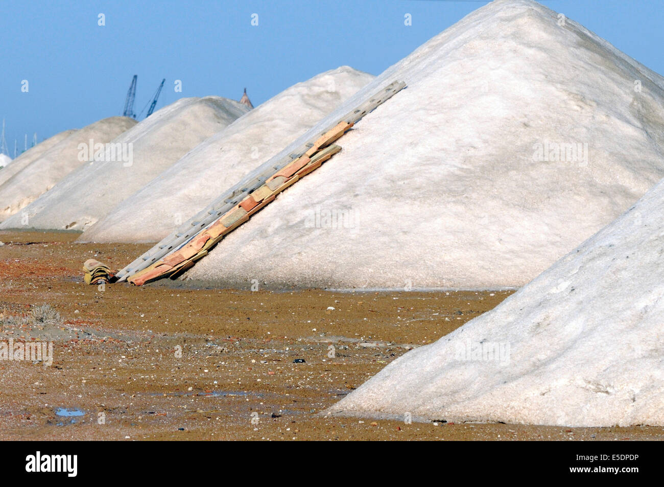 piles of salt at the salt pans of Trapani, Sicily Stock Photo