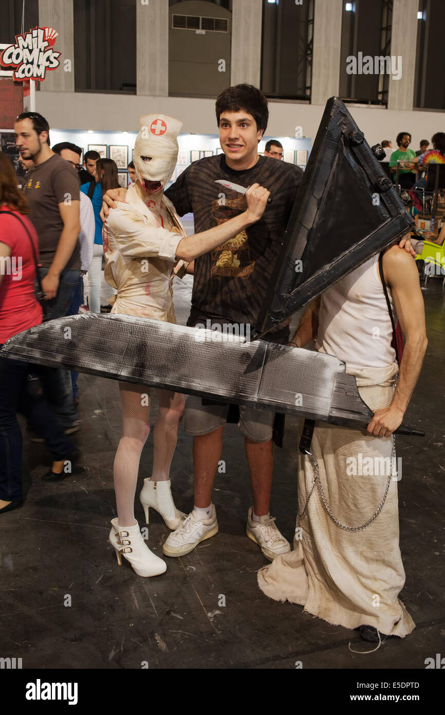 Silent Hill Pyramid Head and Nurses Cosplay Dutch Comic Con in