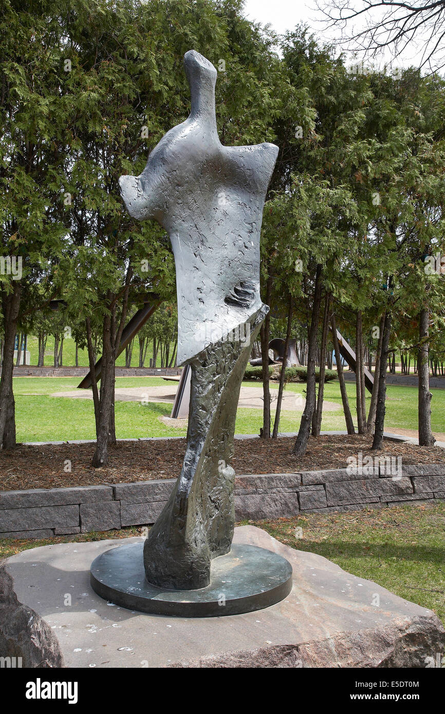 Sculpture by Henry Moore Called "Standing figure Knife edge" (1961) at Minneapolis sculpture