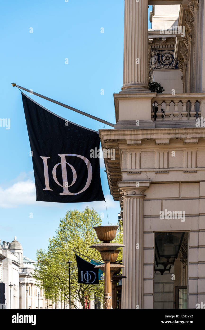 The flag of the IoD flying outside of Pall Mall Headquarters. The Institute of Directors is a UK-based organisation Stock Photo