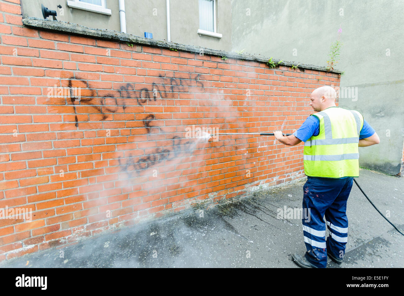 Go home spray paint hires stock photography and images Alamy