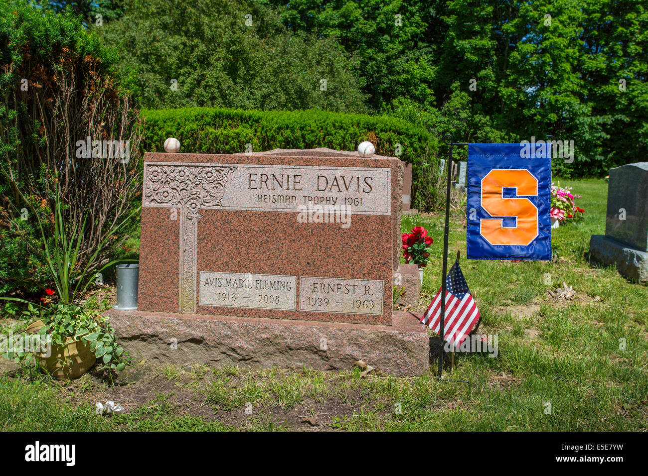 Ernie Banks gravesite Woodlawn Cemetery in Elmira New York Stock Photo