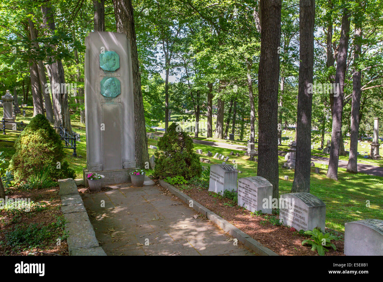 Samual Clements or Mark Twain's gravesite in Woodlawn Cemetery in Elmira New York Stock Photo