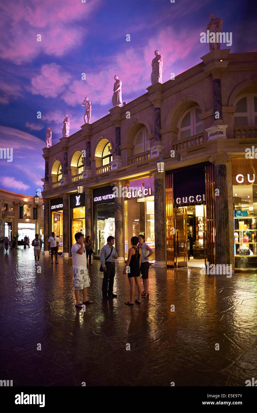 Louis Vuitton Women's at The Forum Shops at Caesars Palace® - A Shopping  Center in Las Vegas, NV - A Simon Property