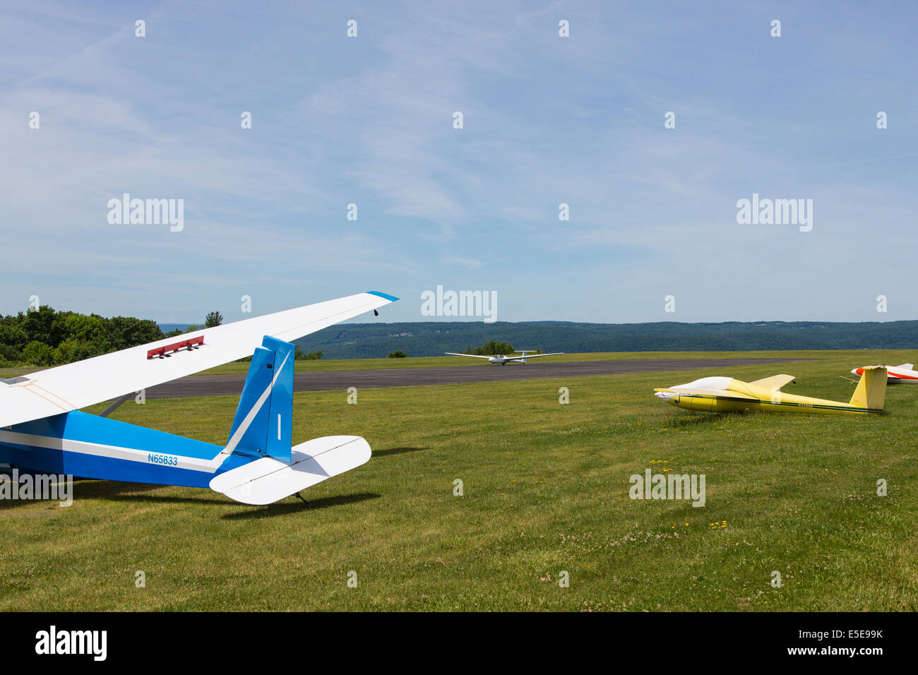 Glider landing at Harris Hill Soaring Center in Horseheads near Elmira New York Stock Photo