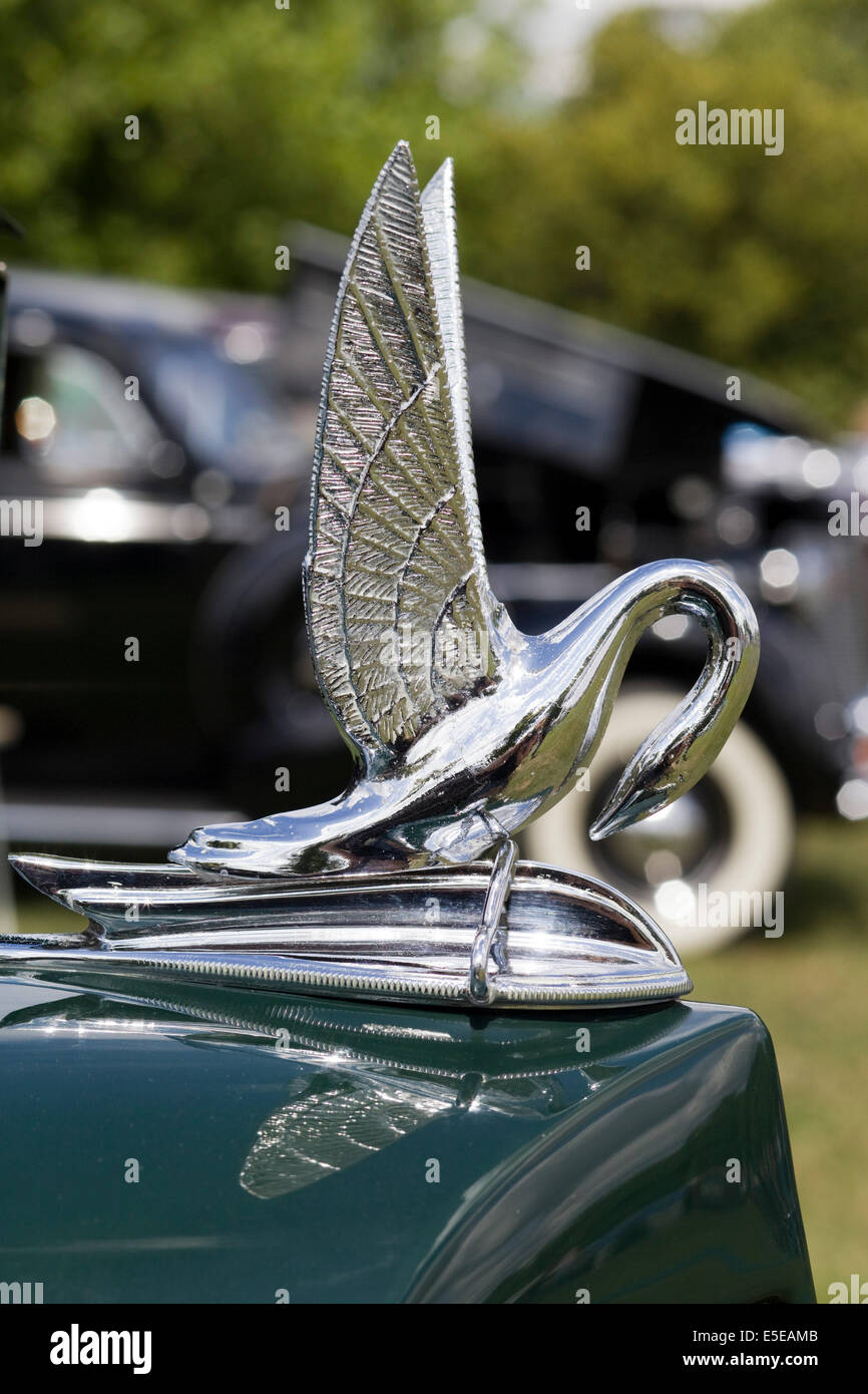 Vintage Car Hood Ornament on a American Classic Car Stock Photo Alamy