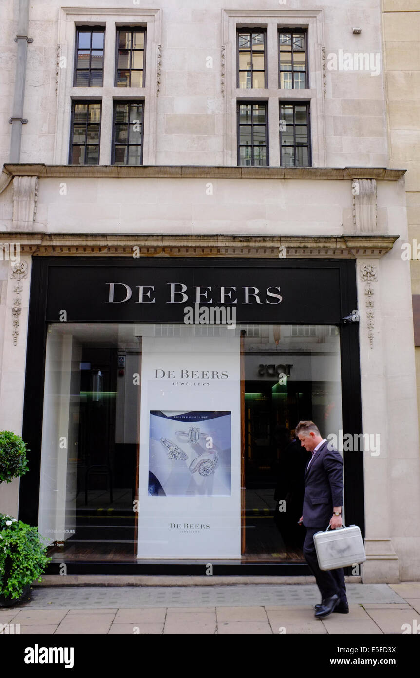 De Beers store Stock Photo - Alamy