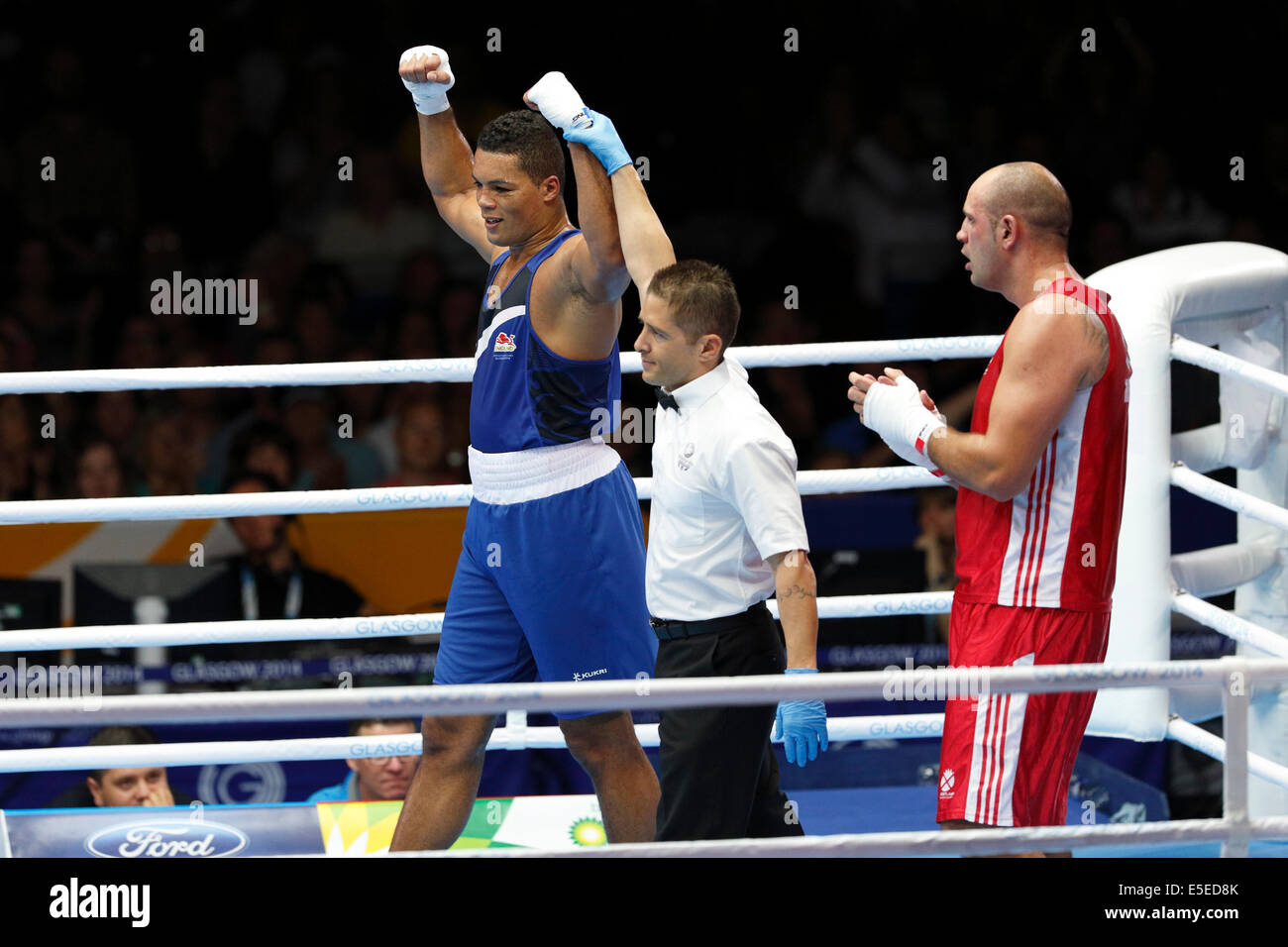 Super heavyweight boxer hires stock photography and images Alamy