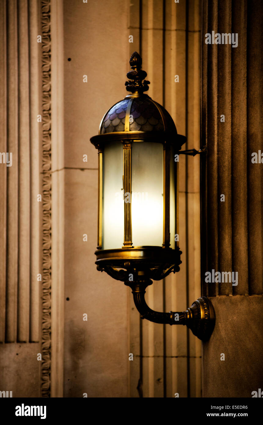 Old lantern inn hi-res stock photography and images - Alamy