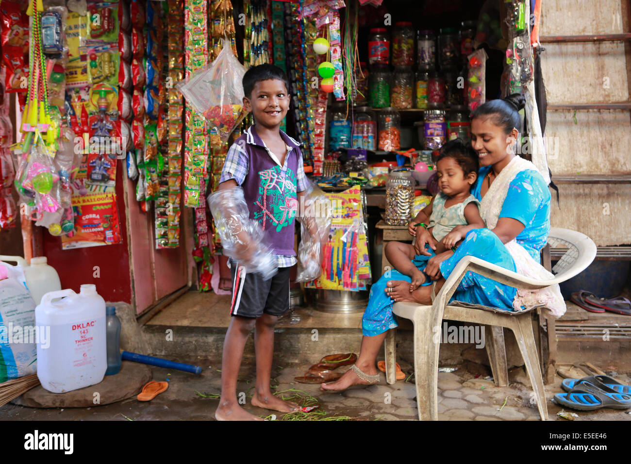 Kids in a Mumbai shanty town, India Stock Photo