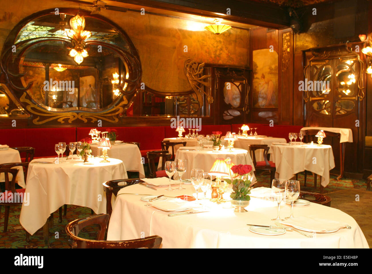 Restaurant Chez Maxim's à Paris Stock Photo