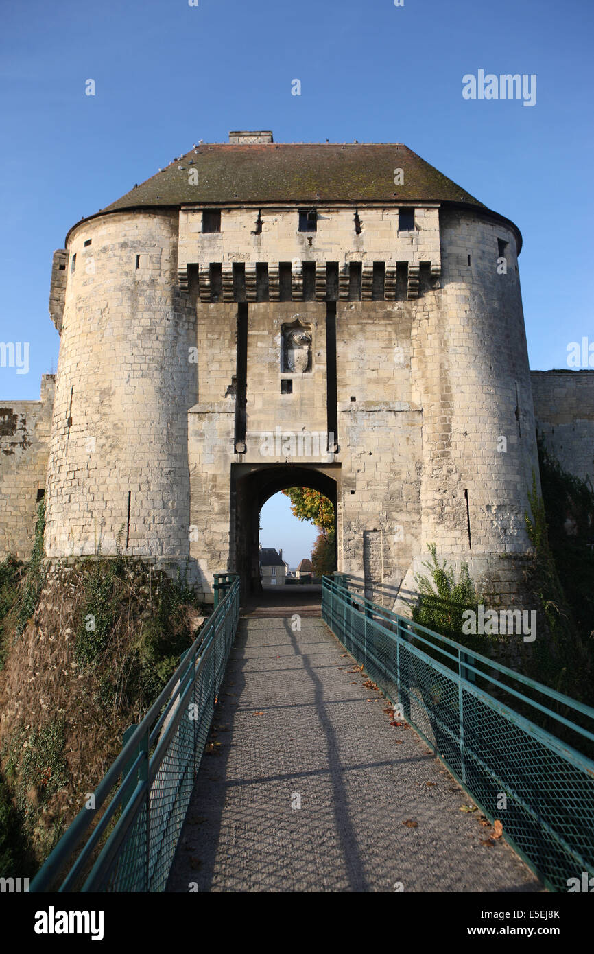 France, Normandie, calvados, caen, chateau, guillaume le conquerant, porte  des champs remparts, fortifications Stock Photo - Alamy