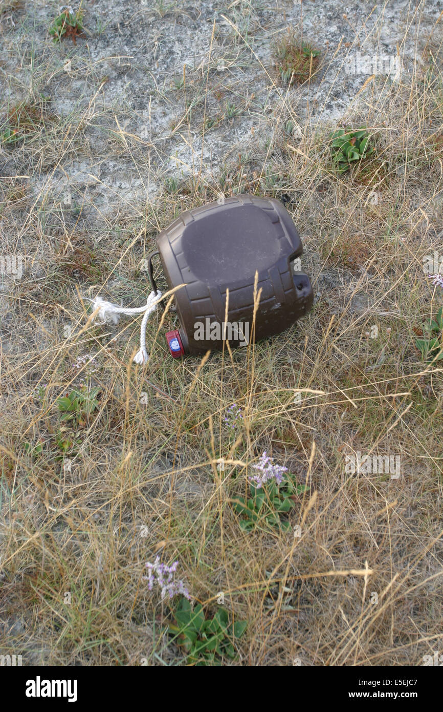 France, Normandie, manche, baie du Mont-Saint-Michel, la roche torin, bas courtils, pollution, detritus, dechets, Stock Photo