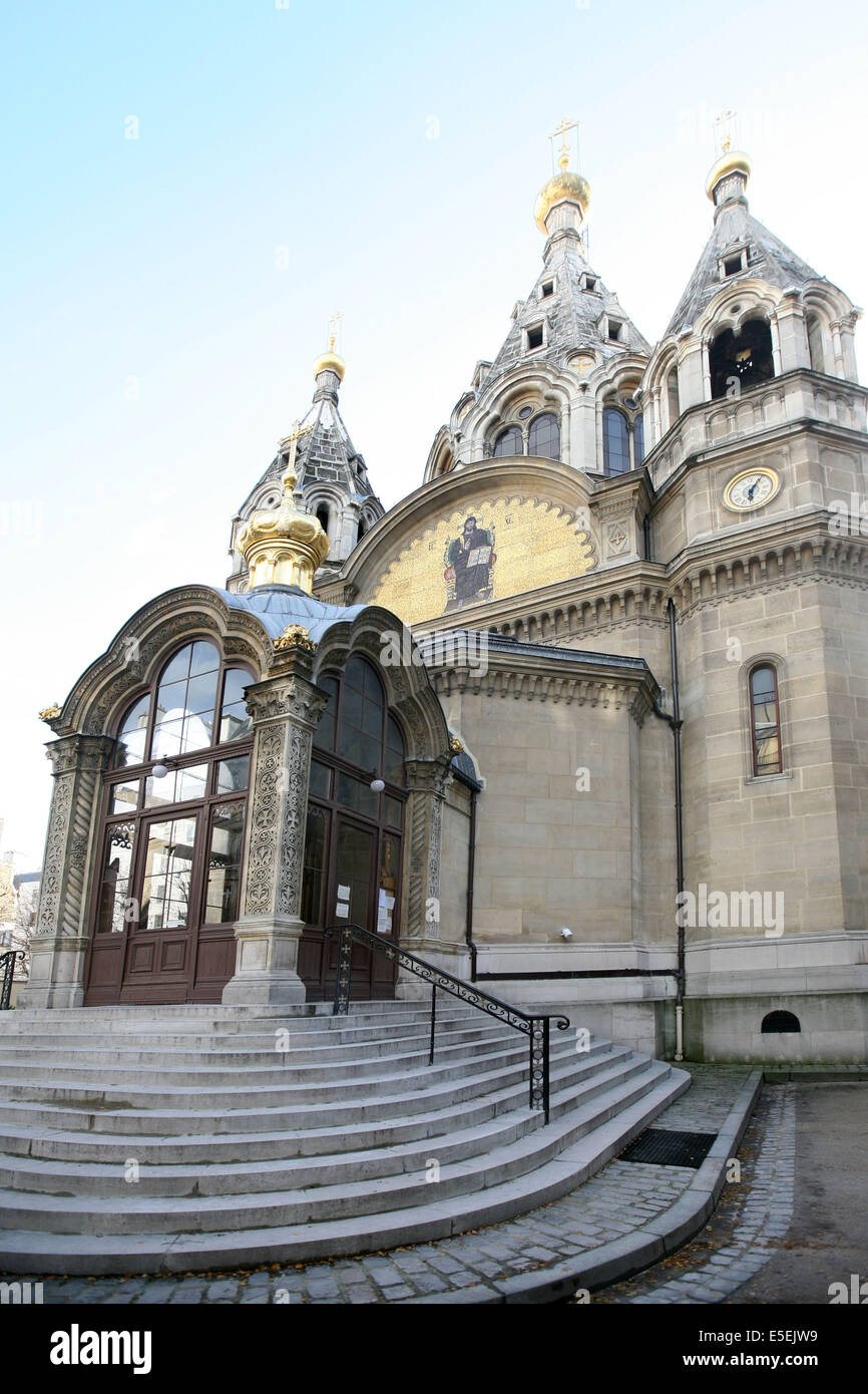 France, paris 8e, rue Daru, eglise orthodoxe, russe, edifice religieux, religion, croix, Stock Photo