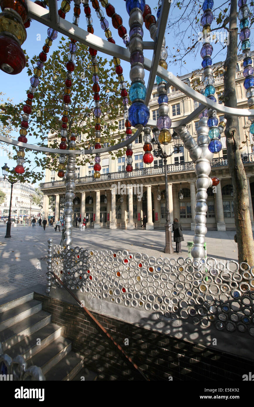 Station De Métro Palais Royal Jean Michel Othoniel The Royal Station Stock Photos & The Royal Station Stock Images - Alamy