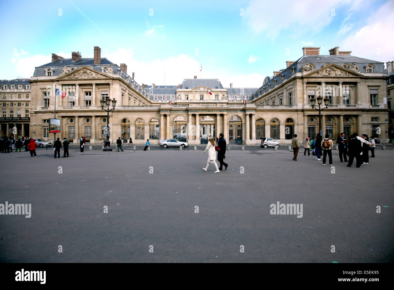 Place du palais royal hi-res stock photography and images - Alamy