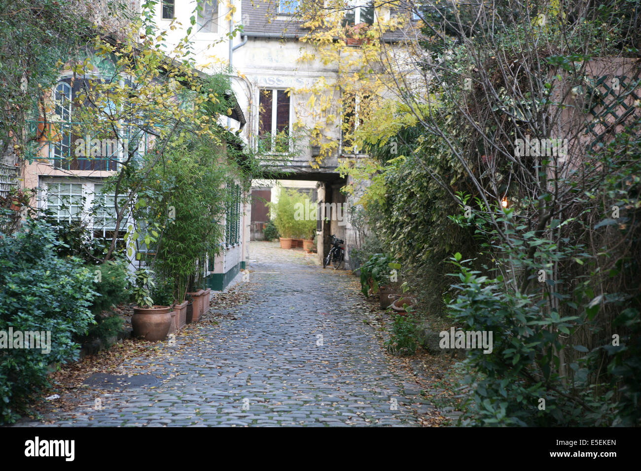 France Paris 11e Faubourg Saint Antoine Quartier Autrefois Dedie Stock Photo Alamy