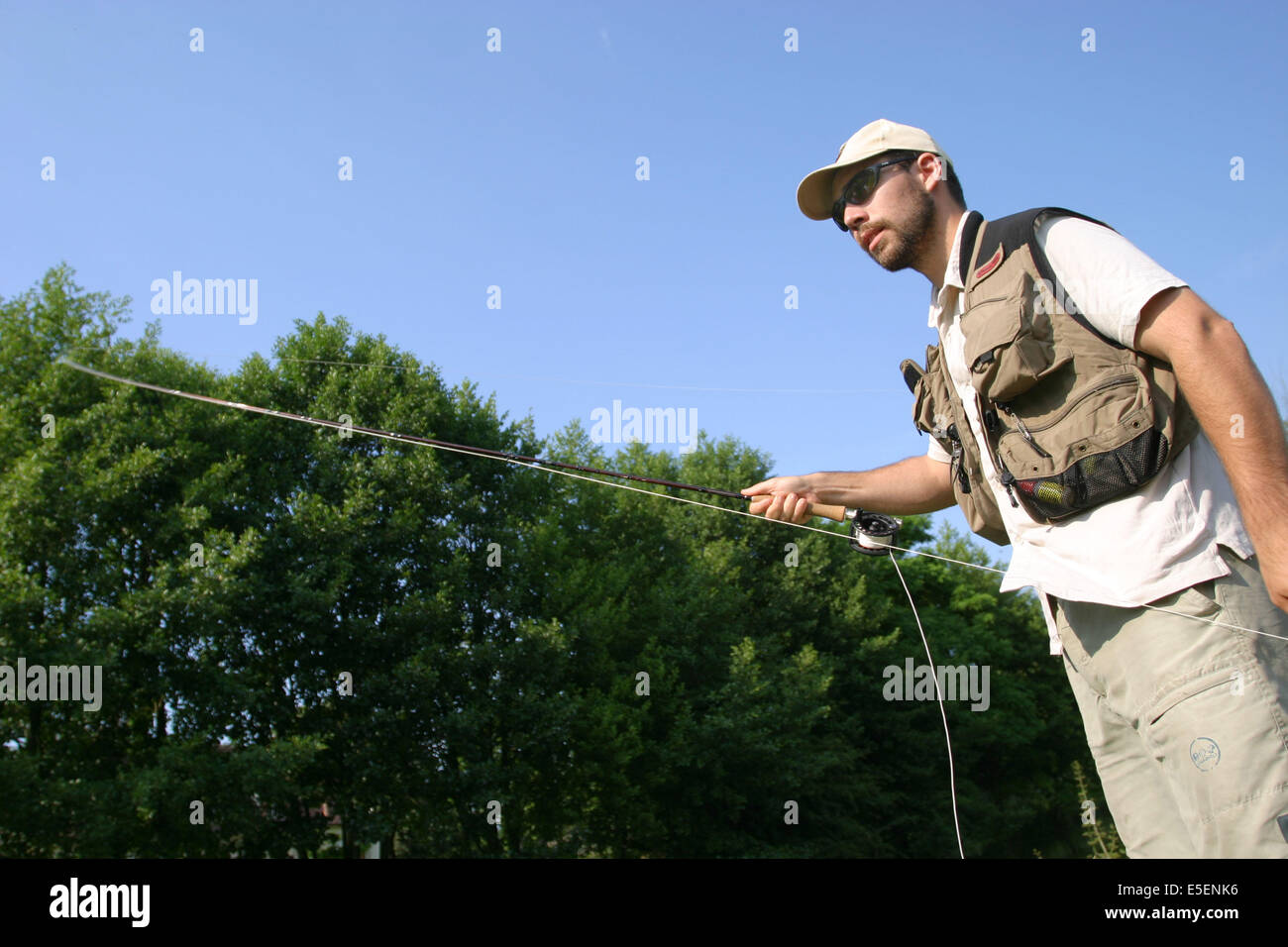 France, Haute Normandie, eure, evreux, truite, peche a la mouche en compagnie du guide Guillaume France, Haute Normandie, eure, evreux, truite, peche a la mouche en compagnie du guide Guillaume