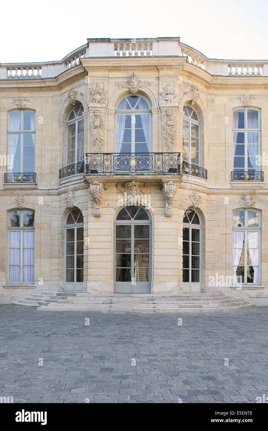 Hotel de matignon paris facade hi-res stock photography and images