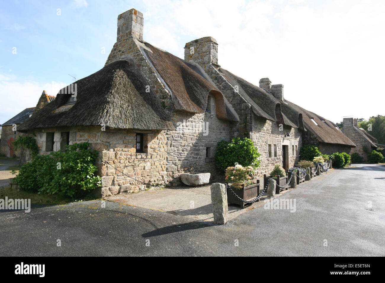 France, Bretagne, finistere sud, cornouaille, nevez, village de chaumieres de Kerascouet, habitat traditionnel, Stock Photo