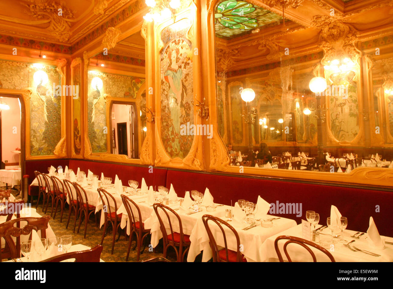 BRASSERIE JULIEN (groupe flo)16, rue du Faubourg SaintDenis75010 Stock