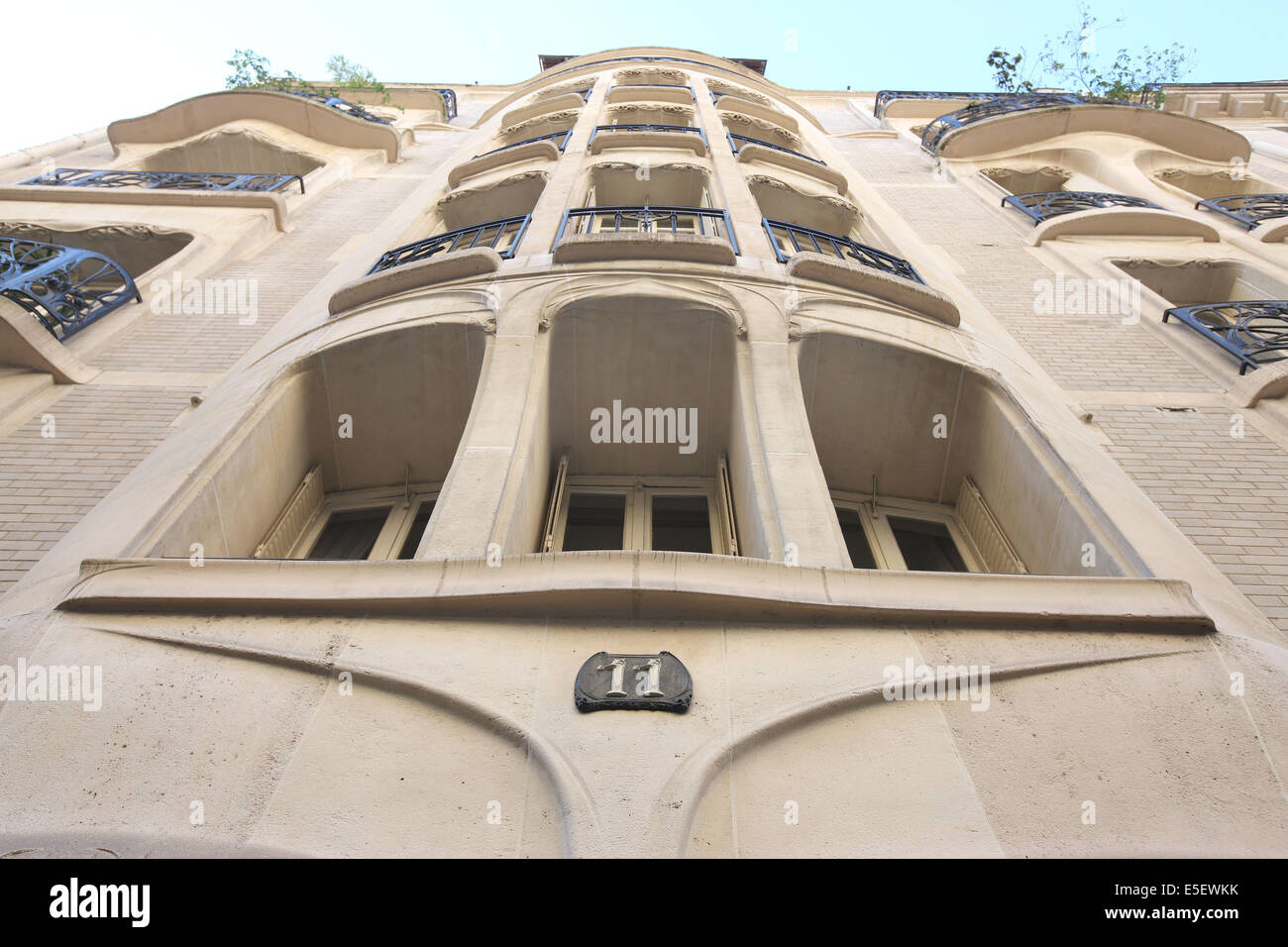 France, paris 16e, 11 rue Francois millet, immeuble, architecte hector guimard, art nouveau