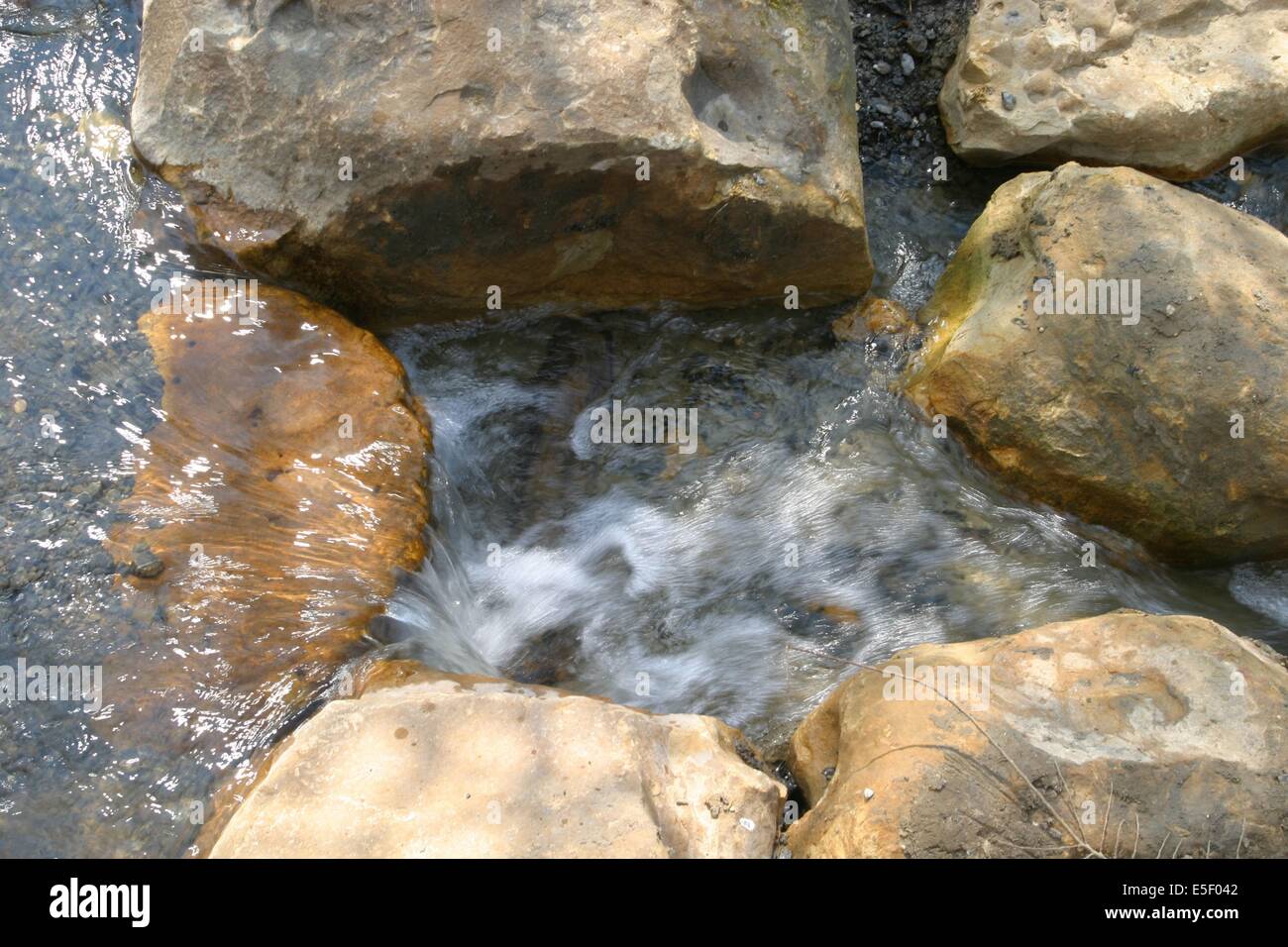 France Region Picardie Oise Elincourt Sainte Marguerite Eau Environnement Ecologie Developpement Durable Nature Source Qui Coule Pres Du Lavoir Reconstitue En 03 Stock Photo Alamy France Region Picardie Oise Elincourt Sainte Marguerite Eau Environnement Ecologie Developpement Durable Nature Source Qui Coule Pres Du Lavoir Reconstitue En 03 Stock Photo Alamy