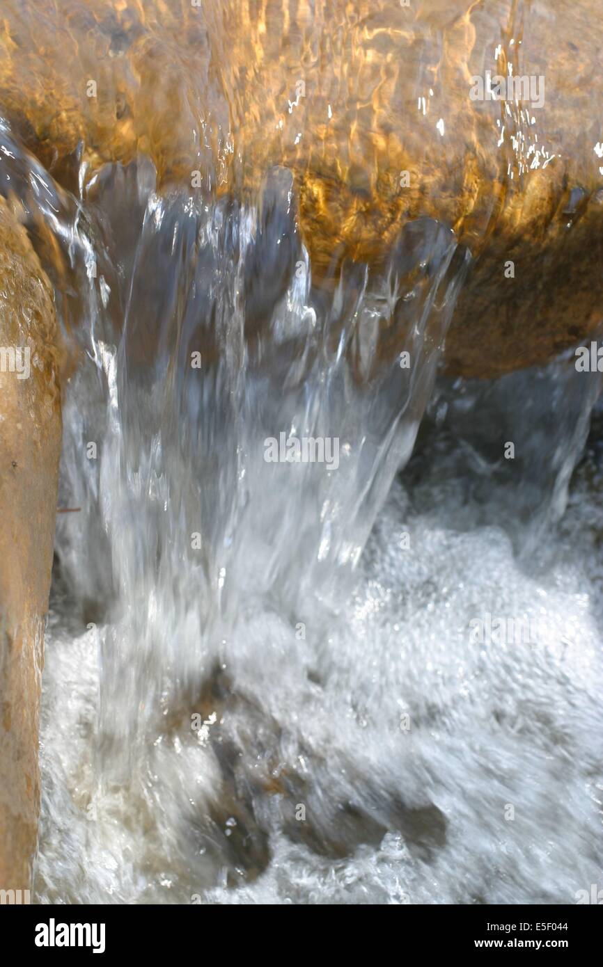 Eau Qui Coule High Resolution Stock Photography And Images Alamy