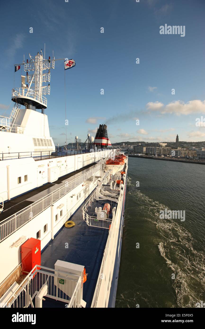 Accostage du ferry hi-res stock photography and images - Alamy