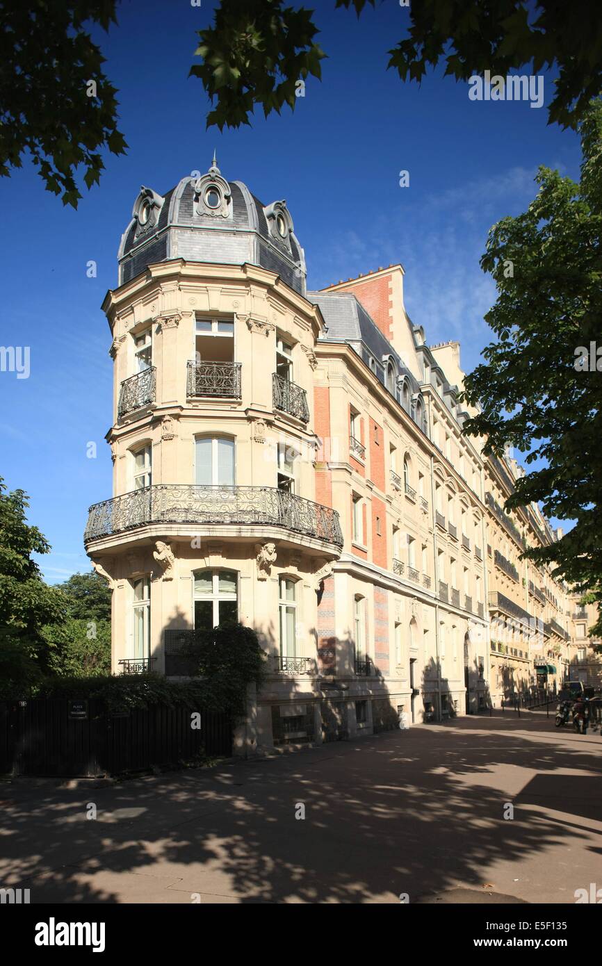 France, Ile de France, paris 16e arrondissement, avenue d'eylau, voies a contour variables, facades, Stock Photo