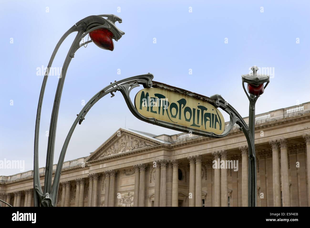 France, ile de france, paris 8e arrondissement, rue de rivoli, station de metro louvre rivoli, musee du louvre,  Date : 2011-2012 Stock Photo