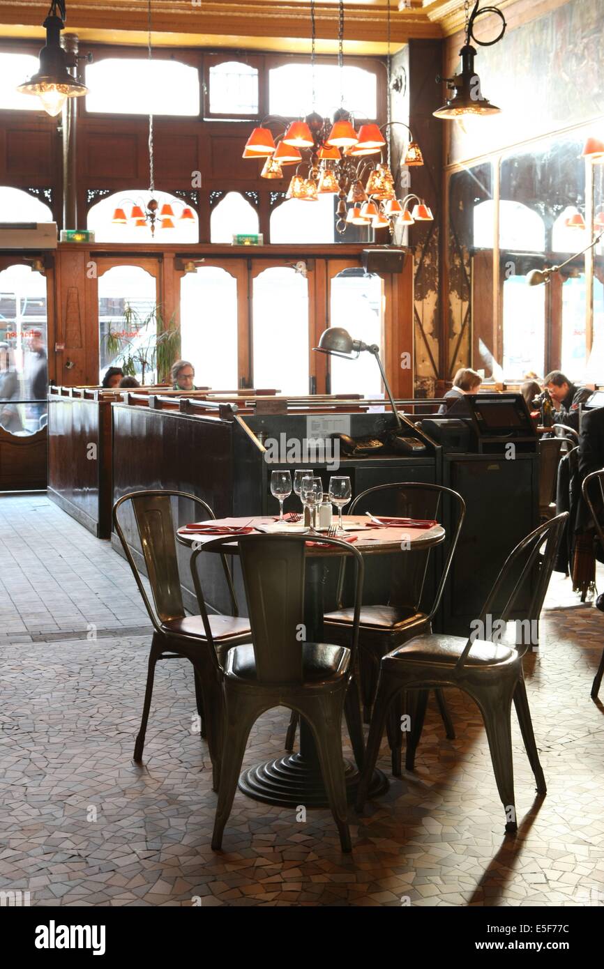 Cafe charbon paris hi-res stock photography and images - Alamy
