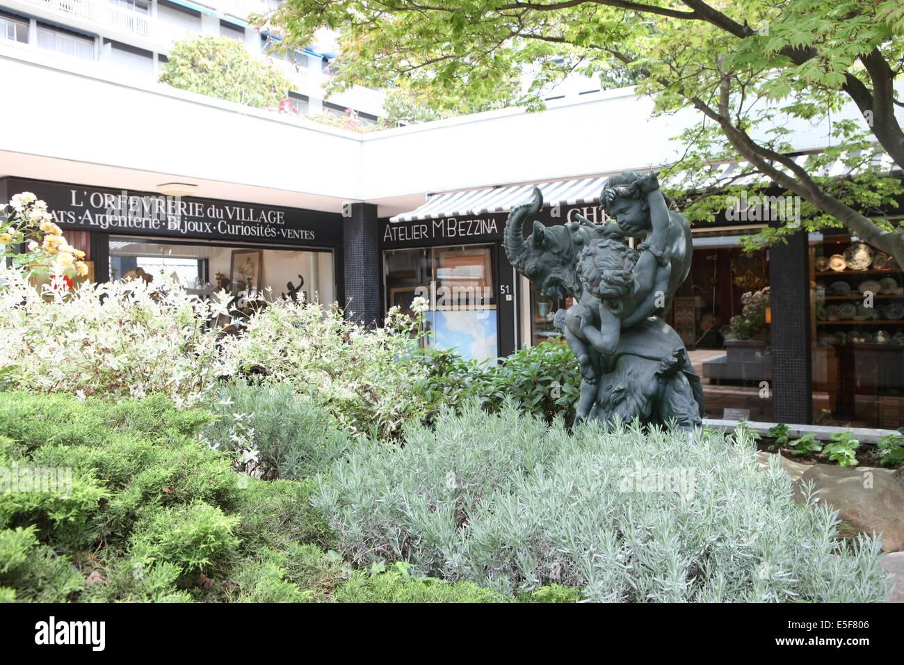 Village suisse Paris Stock Photo Alamy