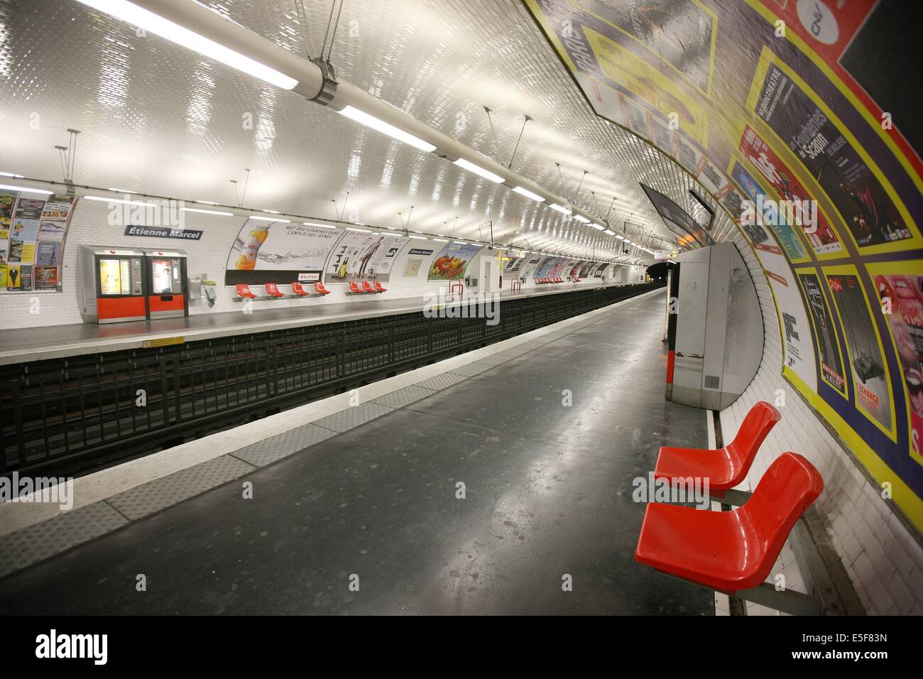 Station de metro Etienne Marcel a Paris Stock Photo