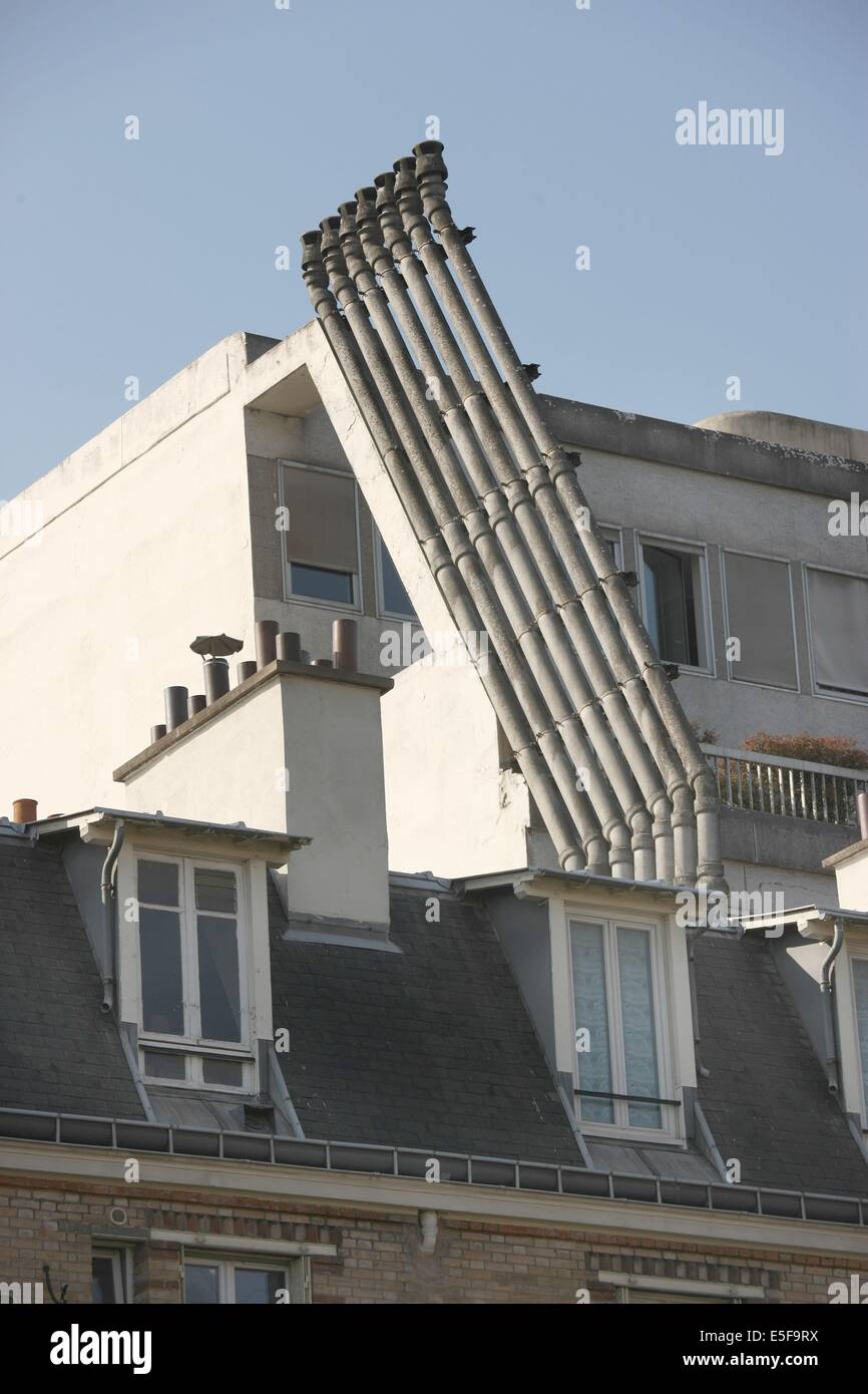 France, ile de france, paris, 13e arrondissement, 67 rue du chevaleret, immeuble, cheminee en oblique,   Date : 2011-2012 Stock Photo