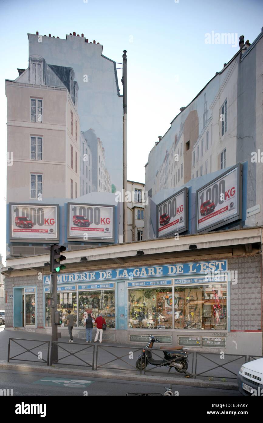 France, ile de france, paris 10e arrondissement, angle bd saint martin et rue des recollets, murs peints  Date : 2011-2012 Stock Photo