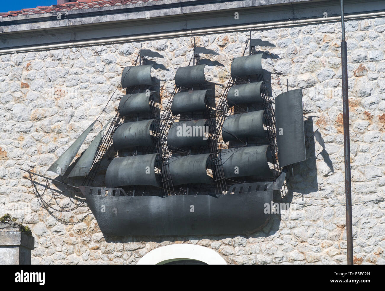 Albergue Peregrinos El Galeón San Vicente de la Barquera, Cantabria, Northern  Spain, Europe Stock Photo