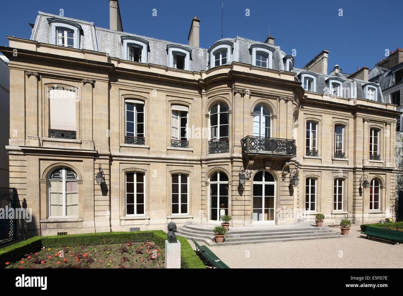 France, ile de france, paris 9e, 9 rue drouot, mairie du 9e ...