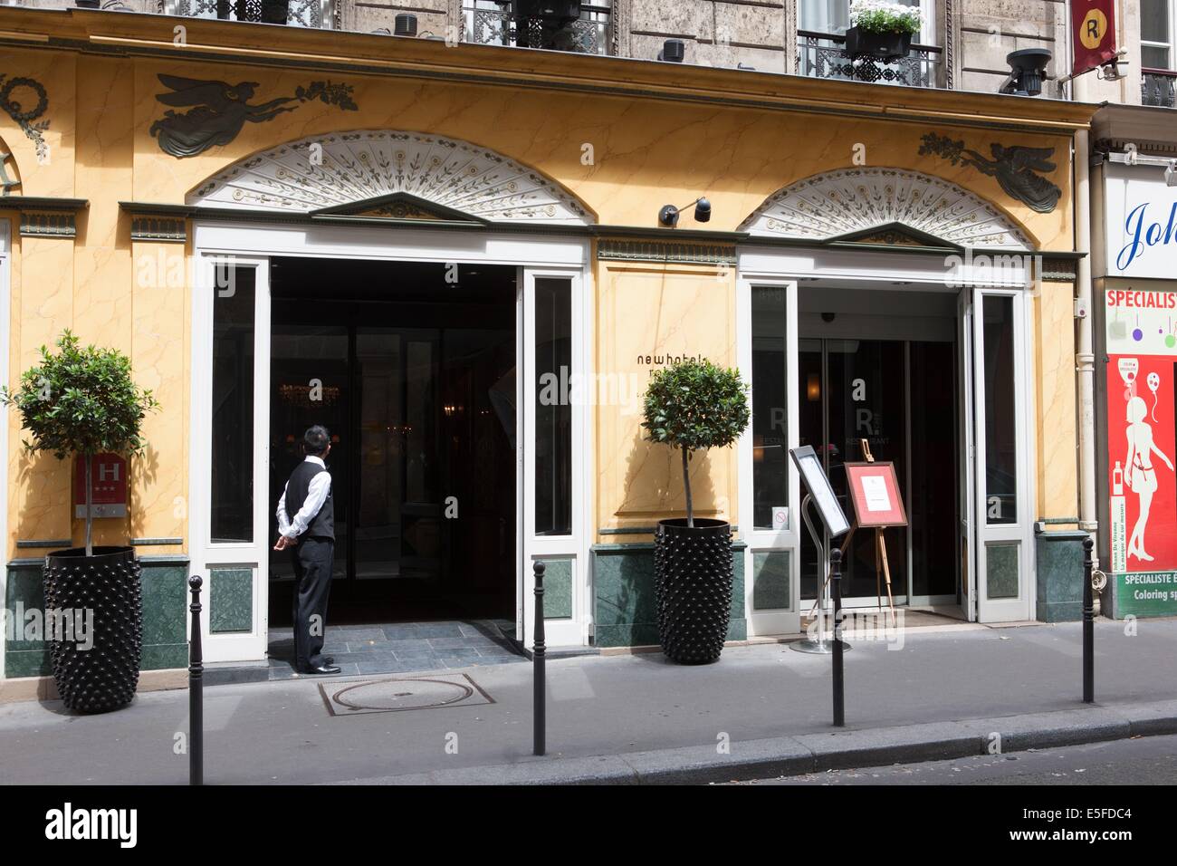 Paris 6 restaurant hi-res stock photography and images - Page 3 - Alamy
