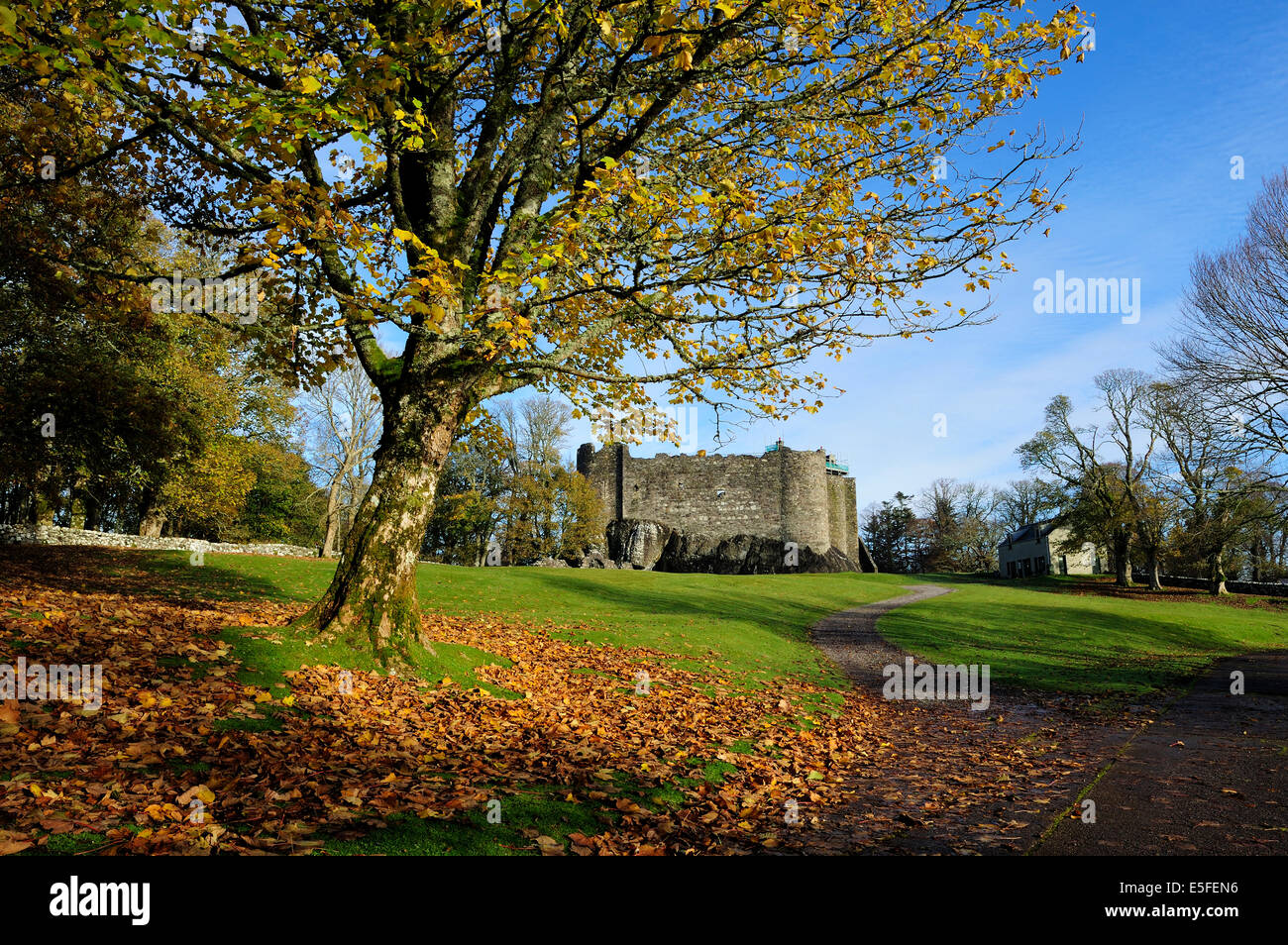 Autumn colours at Dunstaffnage Castle, Argyll and Bute, Scotland Stock Photo