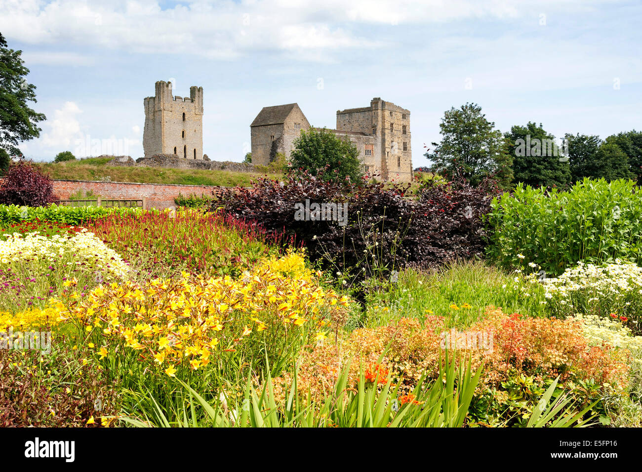 Helmsley castle from Helmsley walled garden Stock Photo