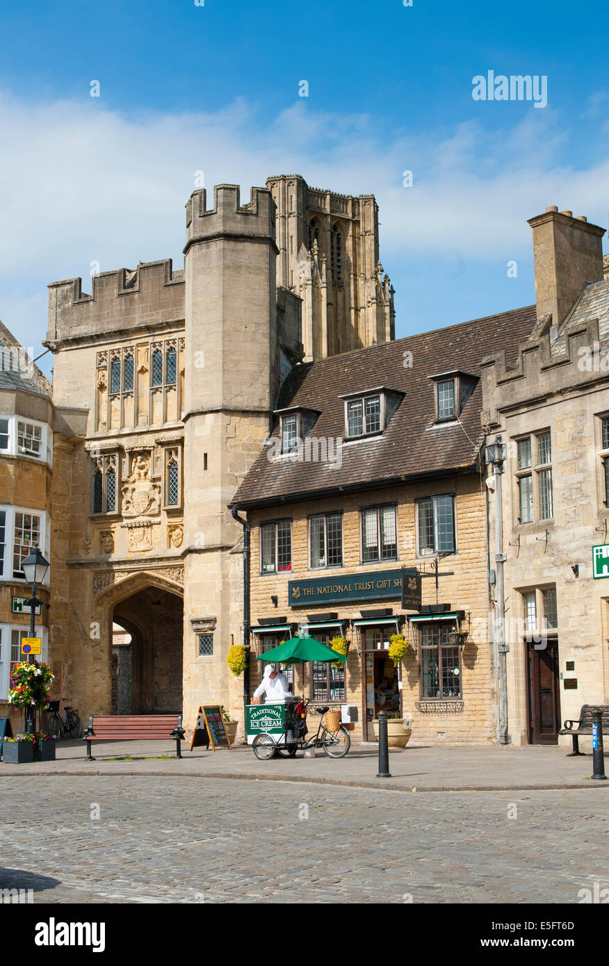 Penniless Porch in city of Wells Somerset England Stock Photo Alamy