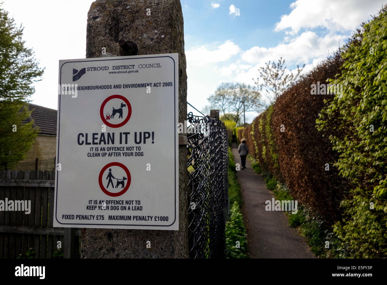 Sign asking dog walkers to clean up after their dogs, Gloucestershire, UK Stock Photo