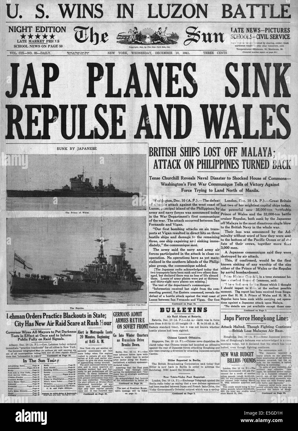 1941 The Sun (New York, USA) front page Japanese planes sink British battleships HMS Repulse and HMS Prince of Wales Stock Photo