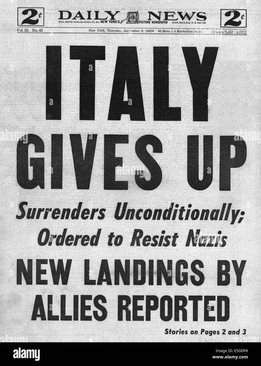 1943 Daily News (New York) front page reporting the surrender of Italy to the Allies Stock Photo