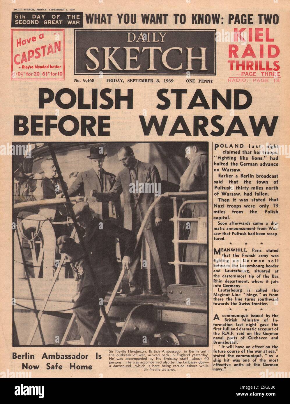 1939 Daily Sketch page reporting Polish troops stand before Warsaw Stock Photo