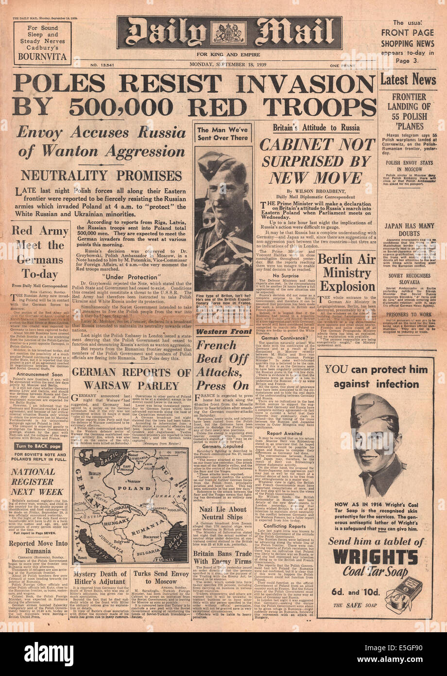 1939 Daily Mail (Second Edition) front page reporting the flight of the Polish government from advancing German and Russian armies Stock Photo