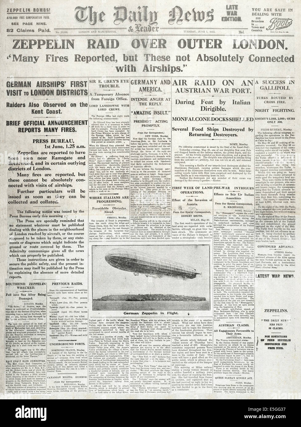 1915 Daily News front page reporting zeppelin bombing raids on London Stock Photo